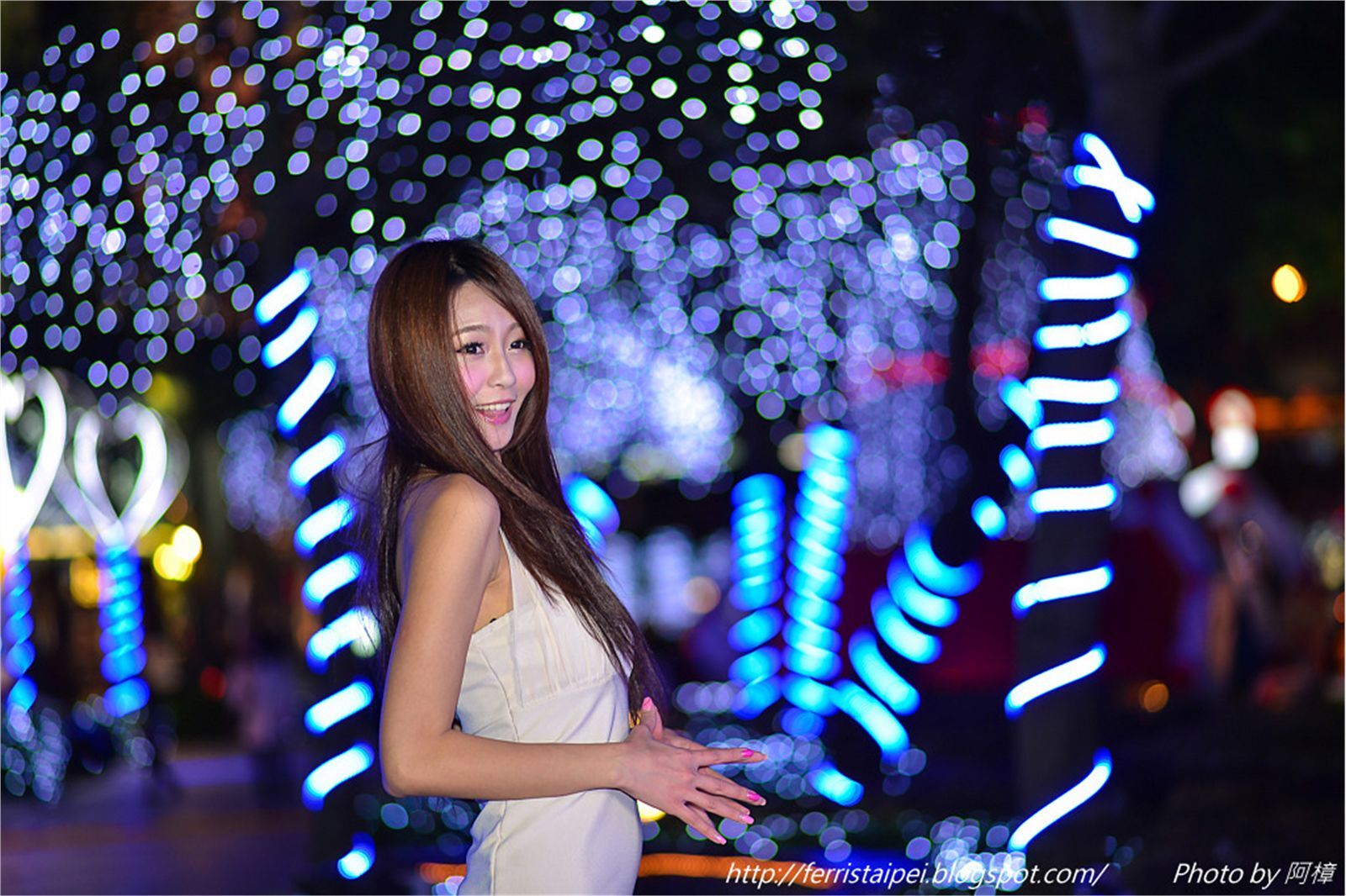 Beautyleg女神-小雪 Winnie台南耶诞夜拍